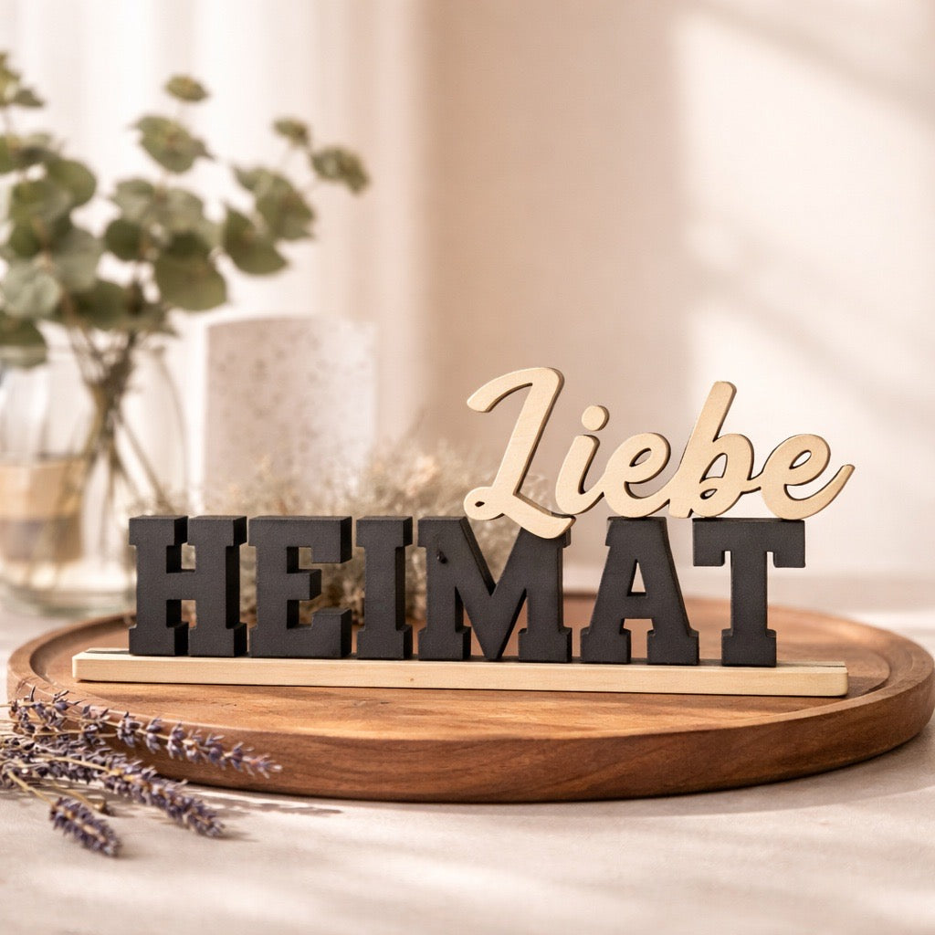 🤍 „Heimat Liebe“ Schriftzug – Dekoratives Statement