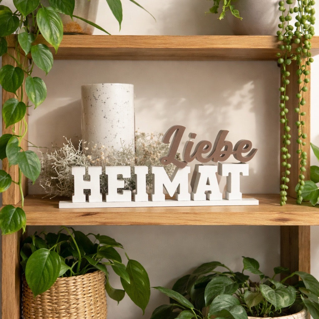 🤍 „Heimat Liebe“ Schriftzug – Dekoratives Statement